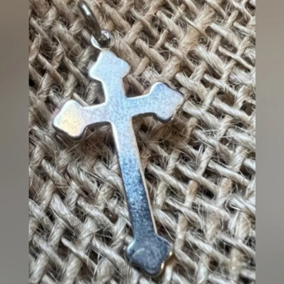 silver or silver plated crucifix pendant - Picture 5 of 6